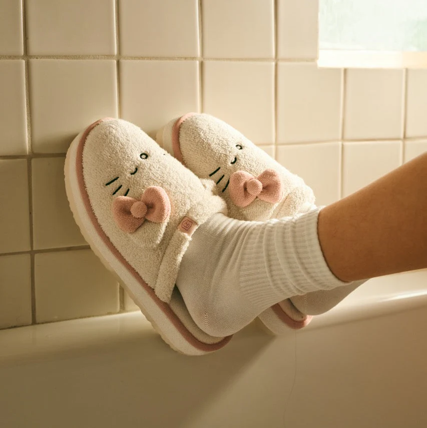 Hello Kitty x Brunch Puff XXL Slipper (Cream)